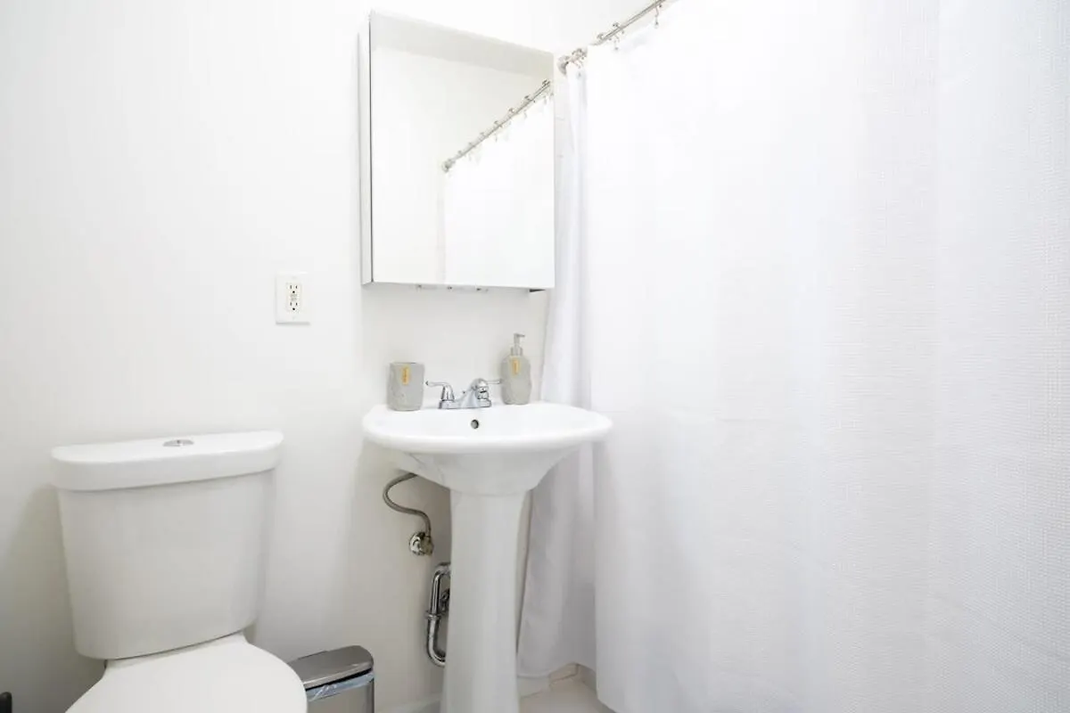 49-3B Newly Renovated 2Br Wd Midtown East Apartment New York 0*,