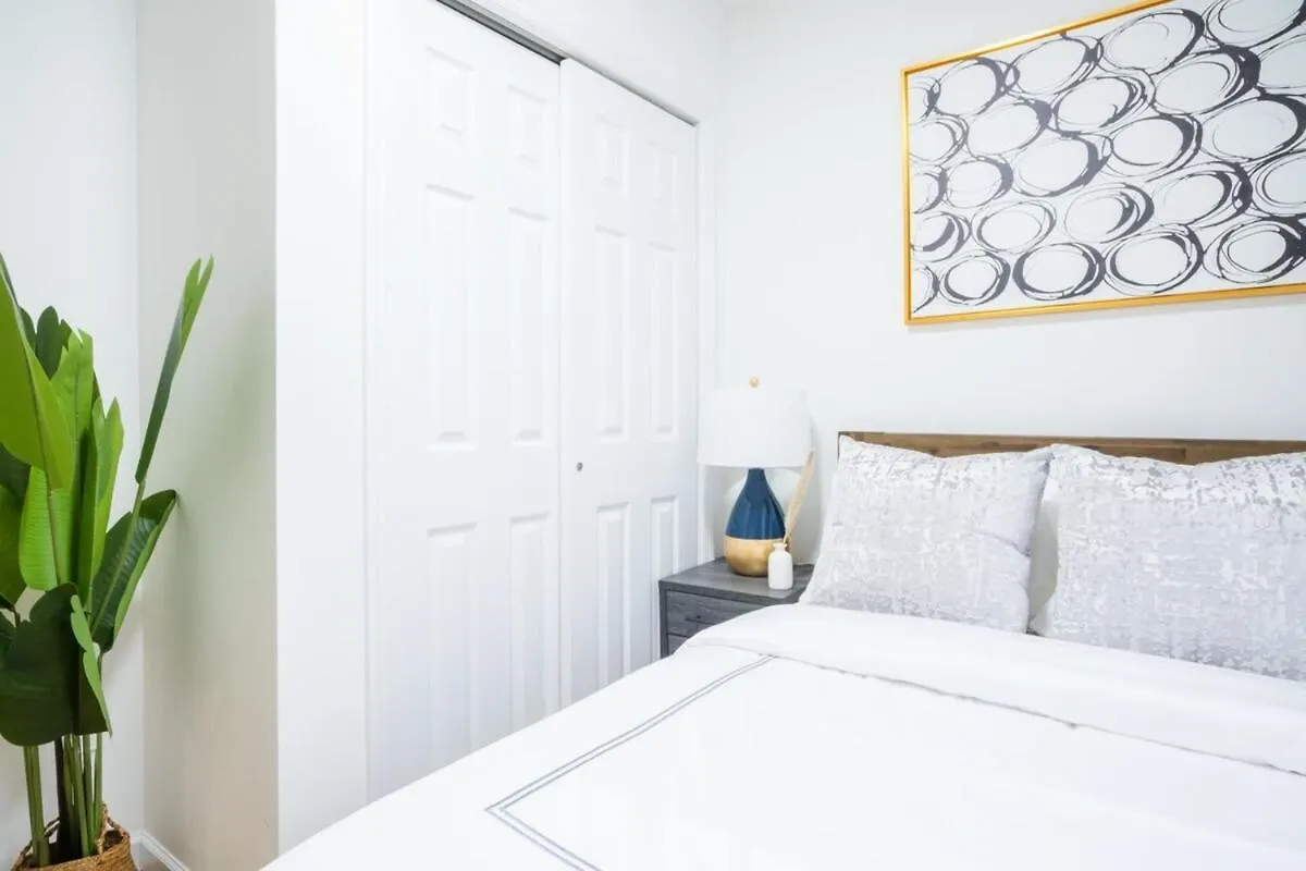 49-3B Newly Renovated 2Br Wd Midtown East Apartment New York